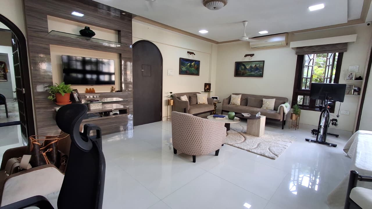 Luxury 2BHK Flat Juhu Living Room