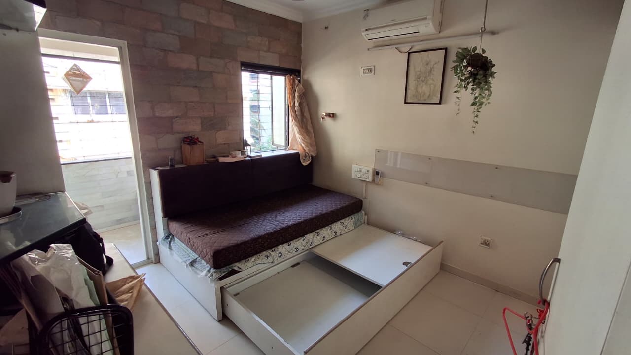 Second bedroom in 2 BHK flat near RTO Andheri West